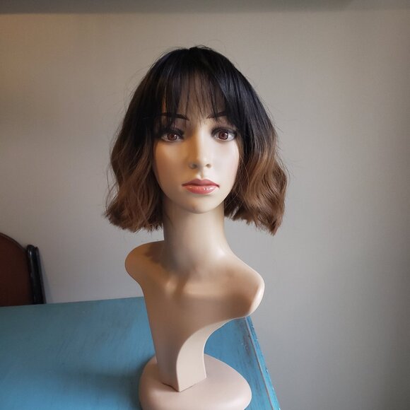 Two-Tone Bob Wig (Modified) - Picture 1 of 7